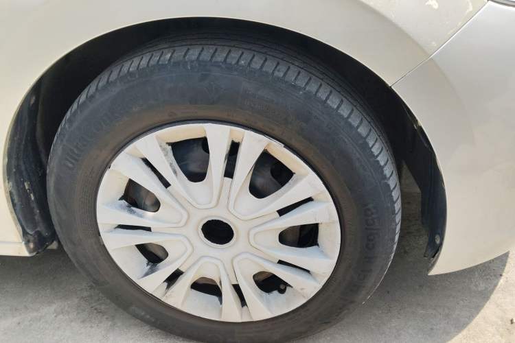 Used Peugeot 301 2014 1.6L Manual Comfort Edition Right Front Wheel Hub