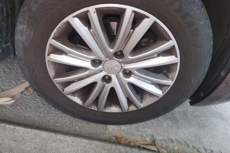 Used Peugeot 301 2014 1.6L Manual Luxury Edition Right Front Wheel Hub