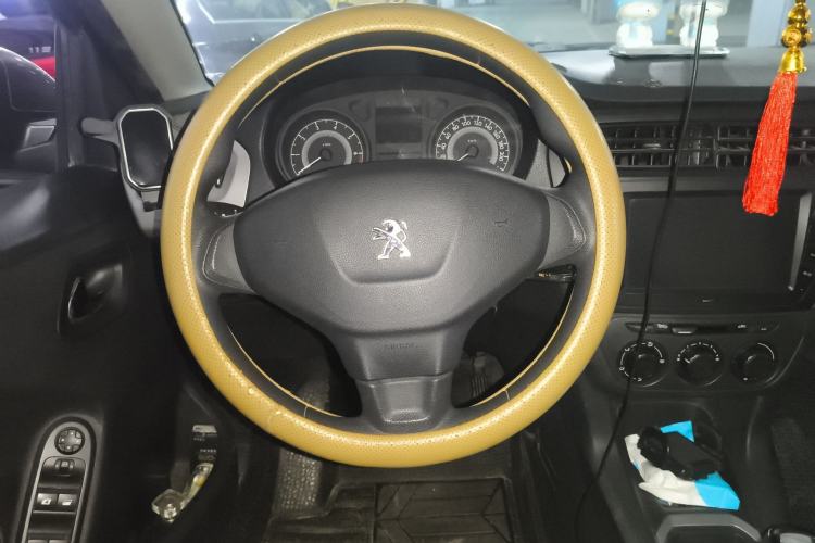 Used Peugeot 301 2014 1.6L Automatic Comfort Edition Steering Wheel