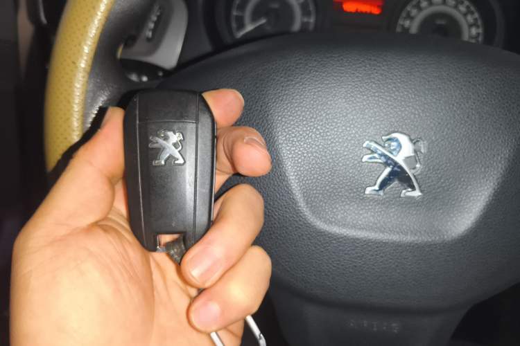Used Peugeot 301 2014 1.6L Automatic Comfort Edition Vehicle Key