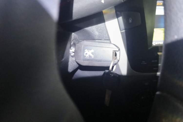 Used Peugeot 301 2014 1.6L Manual Comfort Edition Vehicle Key