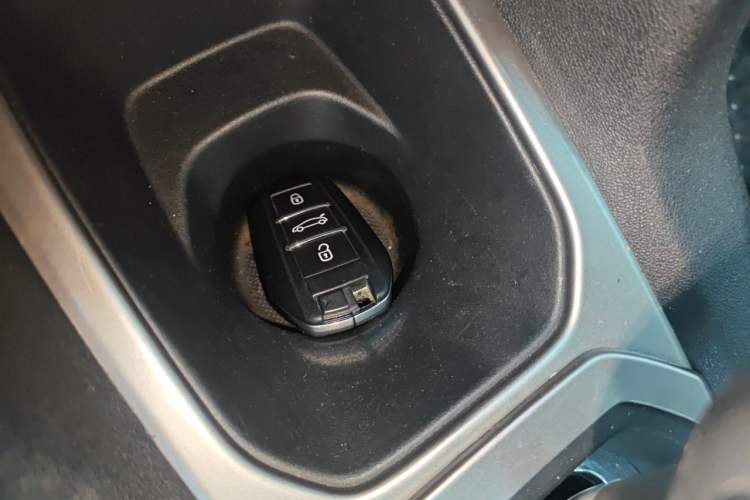 Used Peugeot 301 2014 1.6L Automatic Prestige Edition Vehicle Key