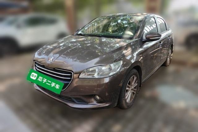 Gebrauchter Peugeot 301 2014 1.6L Manual Luxury Edition