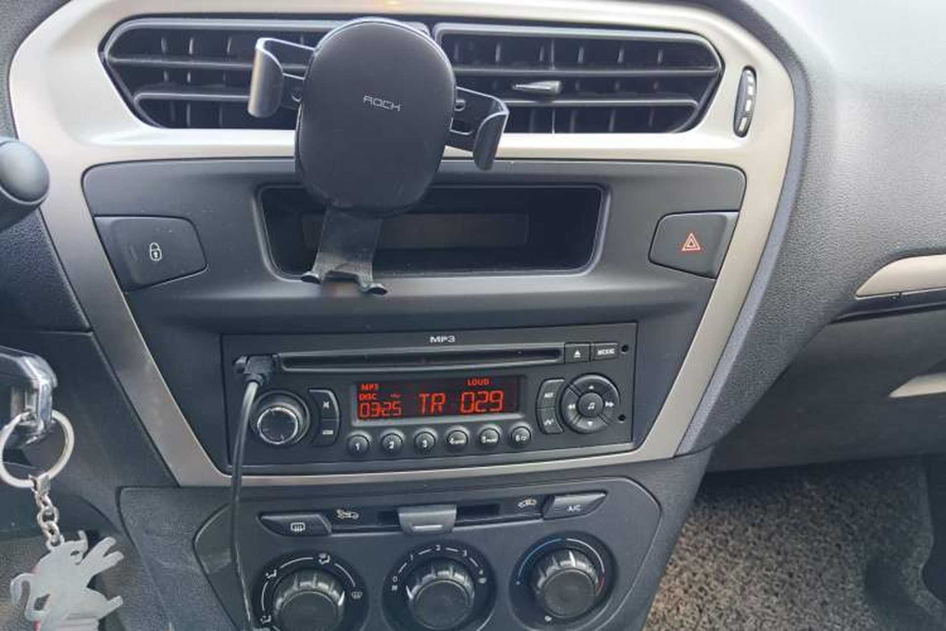 Used Peugeot 301 2014 1.6L Manual Comfort Edition Audio And AC Panel