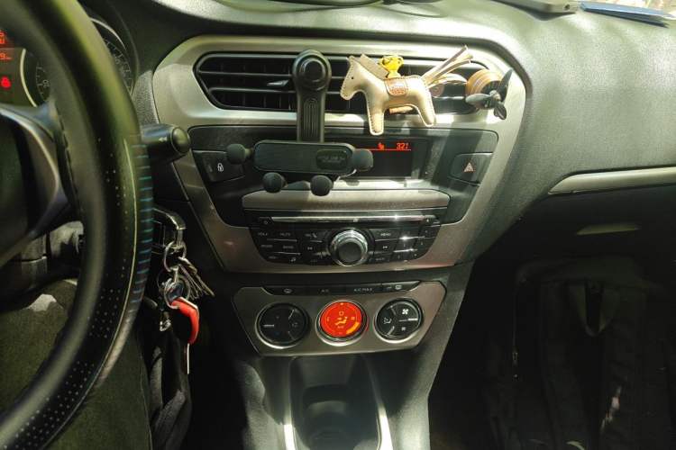 Used Peugeot 301 2014 1.6L Manual Luxury Edition Audio And AC Panel