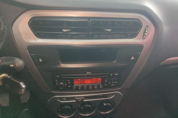 Used Peugeot 301 2014 1.6L Manual Comfort Edition Audio And AC Panel
