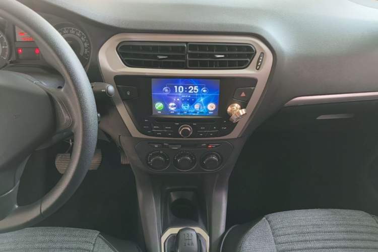 Used Peugeot 301 2014 1.6L Manual Comfort Edition Audio And AC Panel