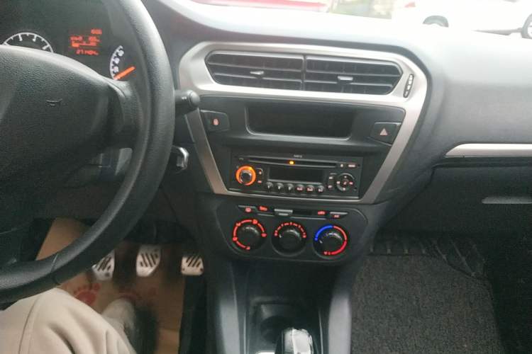 Used Peugeot 301 2014 1.6L Manual Comfort Edition Audio And AC Panel