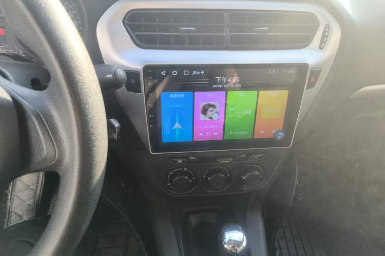 Used Peugeot 301 2014 1.6L Automatic Comfort Edition Audio And AC Panel