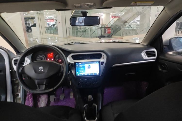 Used Peugeot 301 2014 1.6L Manual Comfort Edition Center Console