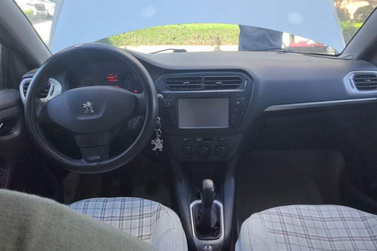 Used Peugeot 301 2014 1.6L Manual Comfort Edition Center Console