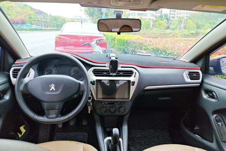 Used Peugeot 301 2014 1.6L Manual Comfort Edition Center Console