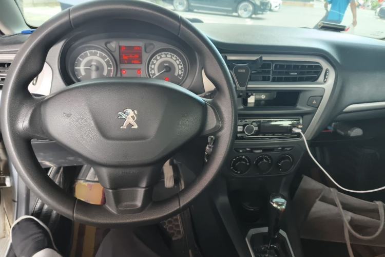 Used Peugeot 301 2014 1.6L Automatic Comfort Edition Center Console