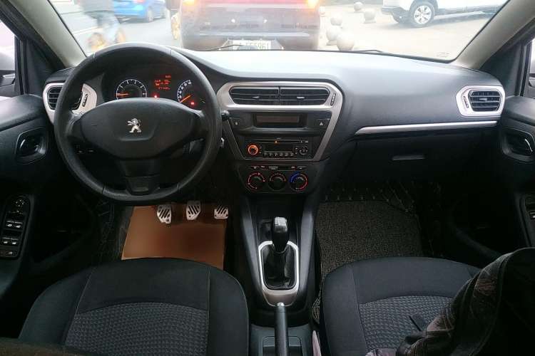 Used Peugeot 301 2014 1.6L Manual Comfort Edition Center Console