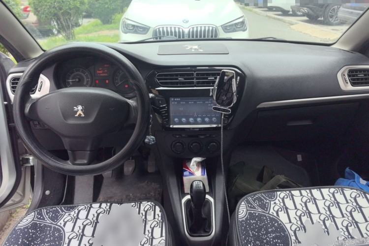 Used Peugeot 301 2014 1.6L Manual Comfort Edition Center Console