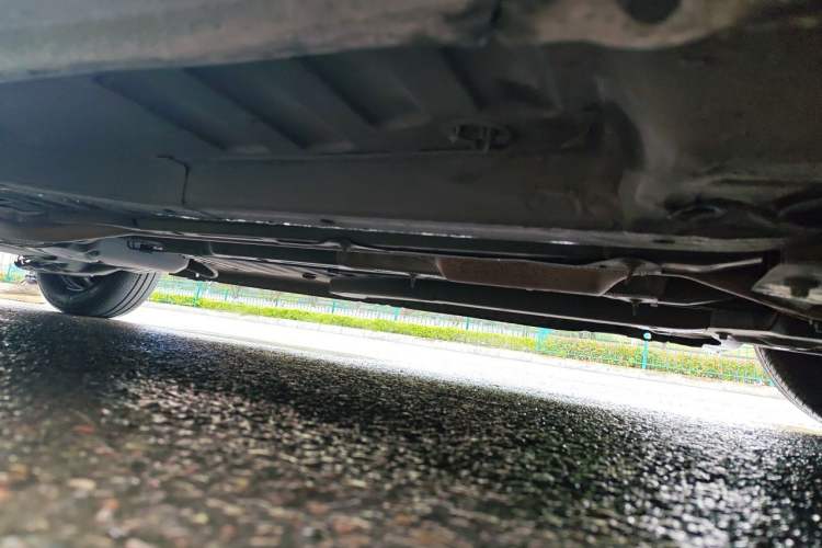Used Peugeot 301 2014 1.6L Manual Comfort Edition Chassis Front Right