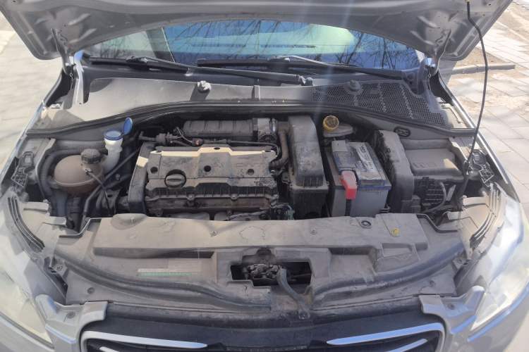Used Peugeot 301 2014 1.6L Manual Comfort Edition Engine Bay