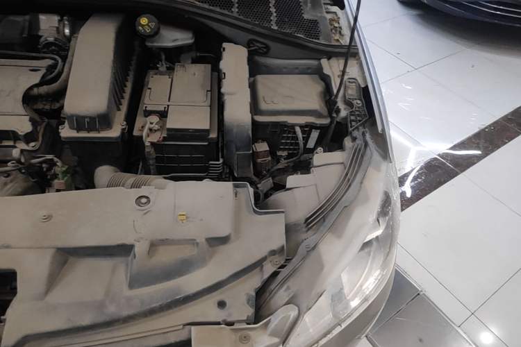 Used Peugeot 301 2014 1.6L Manual Comfort Edition Engine Bay Left