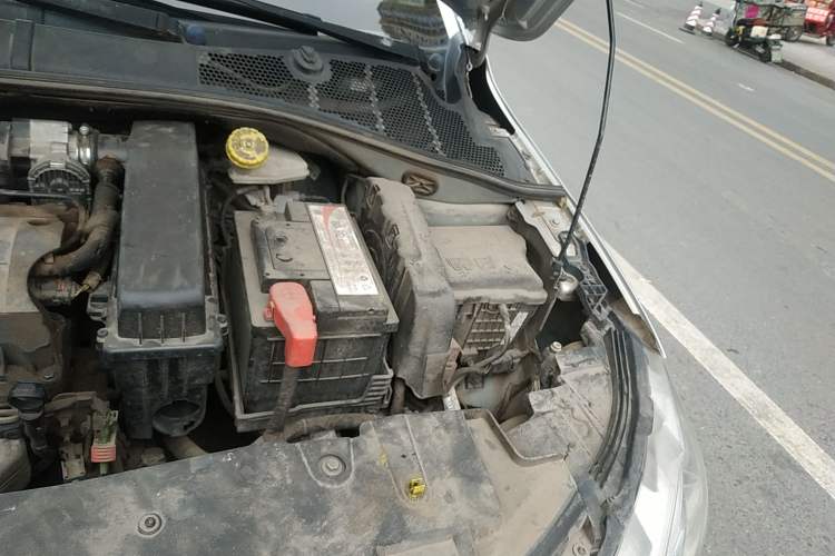 Used Peugeot 301 2014 1.6L Manual Comfort Edition Engine Bay Left