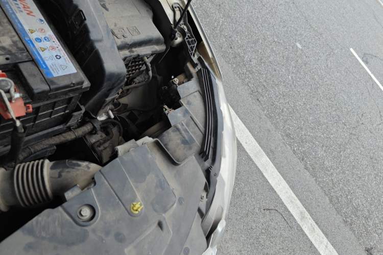 Used Peugeot 301 2014 1.6L Manual Comfort Edition Engine Bay Left