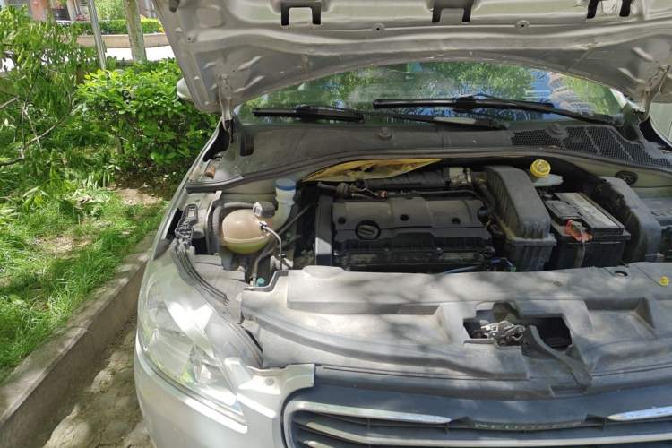 Used Peugeot 301 2014 1.6L Manual Luxury Edition Engine Bay Right