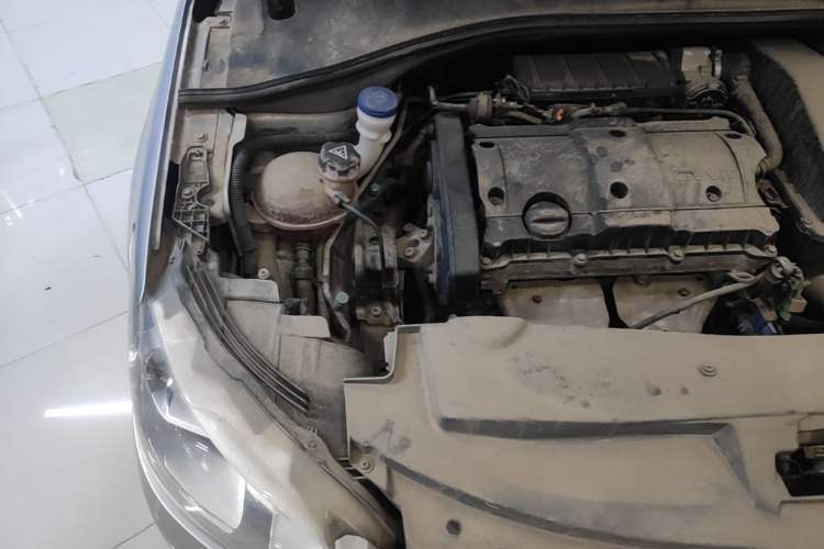 Used Peugeot 301 2014 1.6L Manual Comfort Edition Engine Bay Right