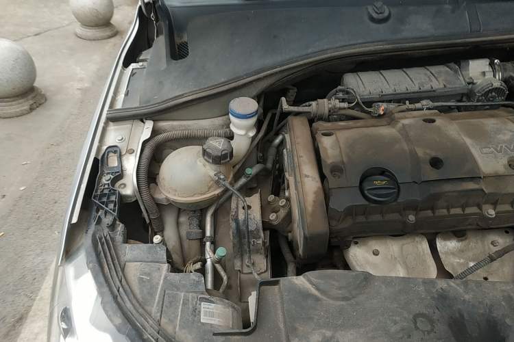 Used Peugeot 301 2014 1.6L Manual Comfort Edition Engine Bay Right