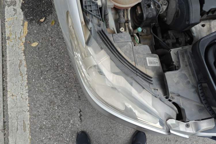 Used Peugeot 301 2014 1.6L Manual Comfort Edition Engine Bay Right