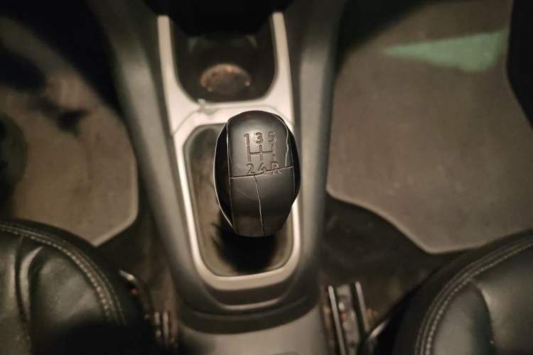 Used Peugeot 301 2014 1.6L Manual Luxury Edition Gear Lever