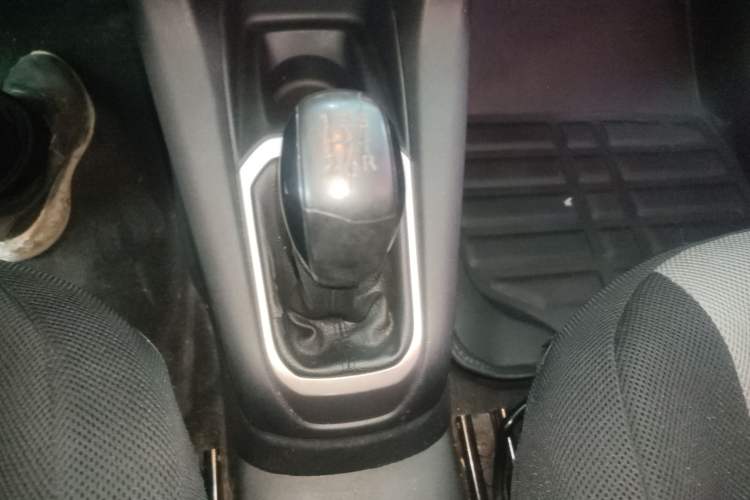 Used Peugeot 301 2014 1.6L Manual Comfort Edition Gear Lever