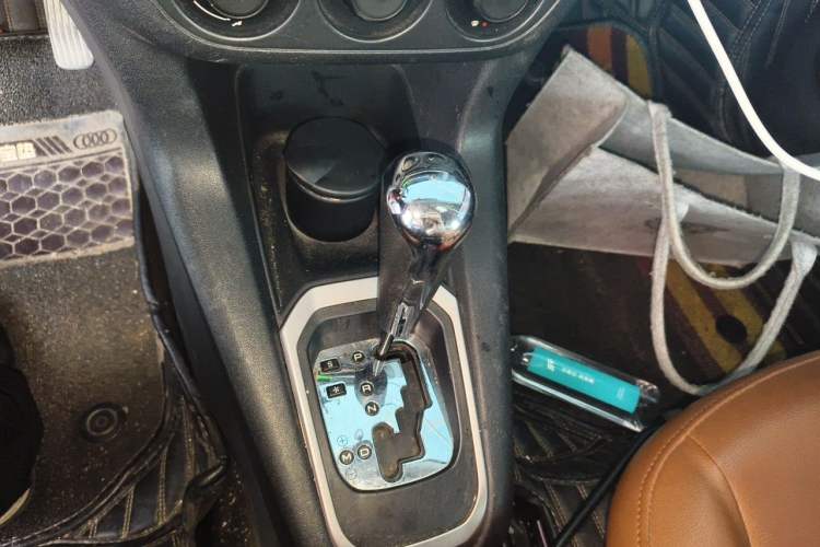 Used Peugeot 301 2014 1.6L Automatic Comfort Edition Gear Lever