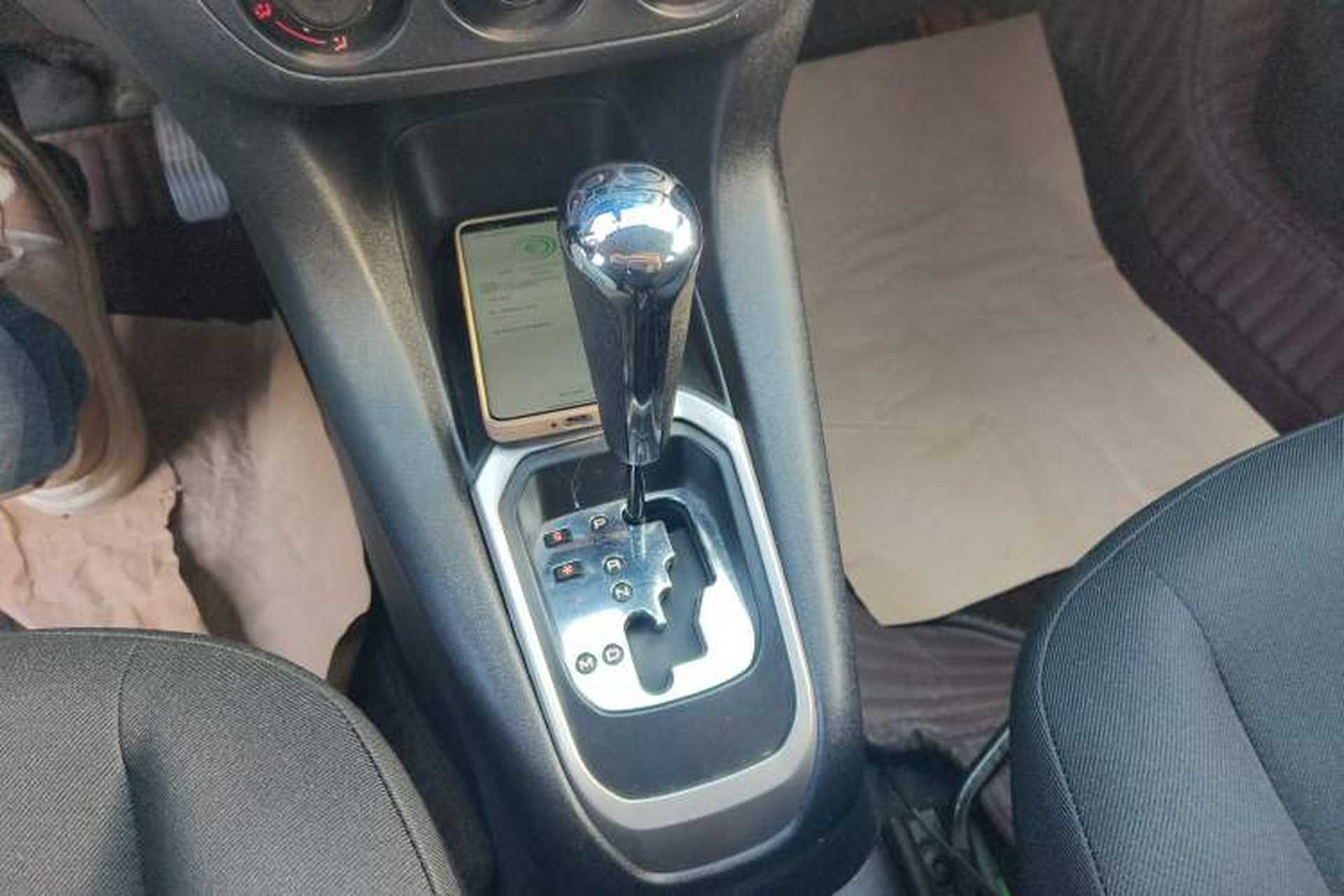 Used Peugeot 301 2014 1.6L Automatic Comfort Edition Gear Lever