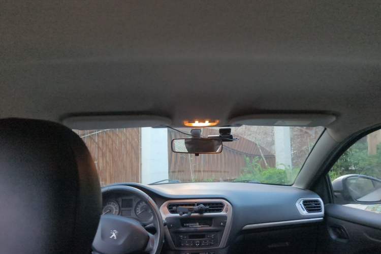Used Peugeot 301 2014 1.6L Automatic Comfort Edition Headliner