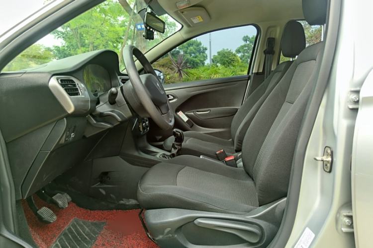 Used Peugeot 301 2014 1.6L Manual Comfort Edition Interior 10