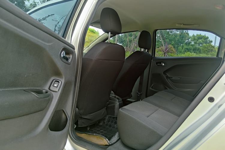 Used Peugeot 301 2014 1.6L Manual Comfort Edition Interior 8