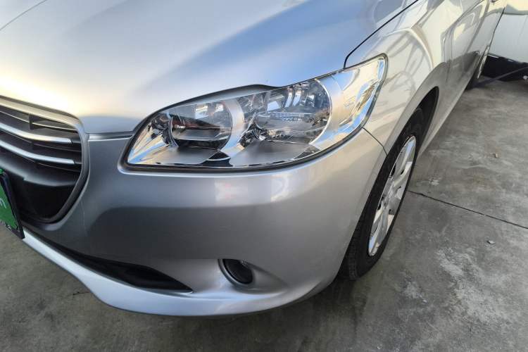 Used Peugeot 301 2014 1.6L Automatic Comfort Edition Left Front Headlight