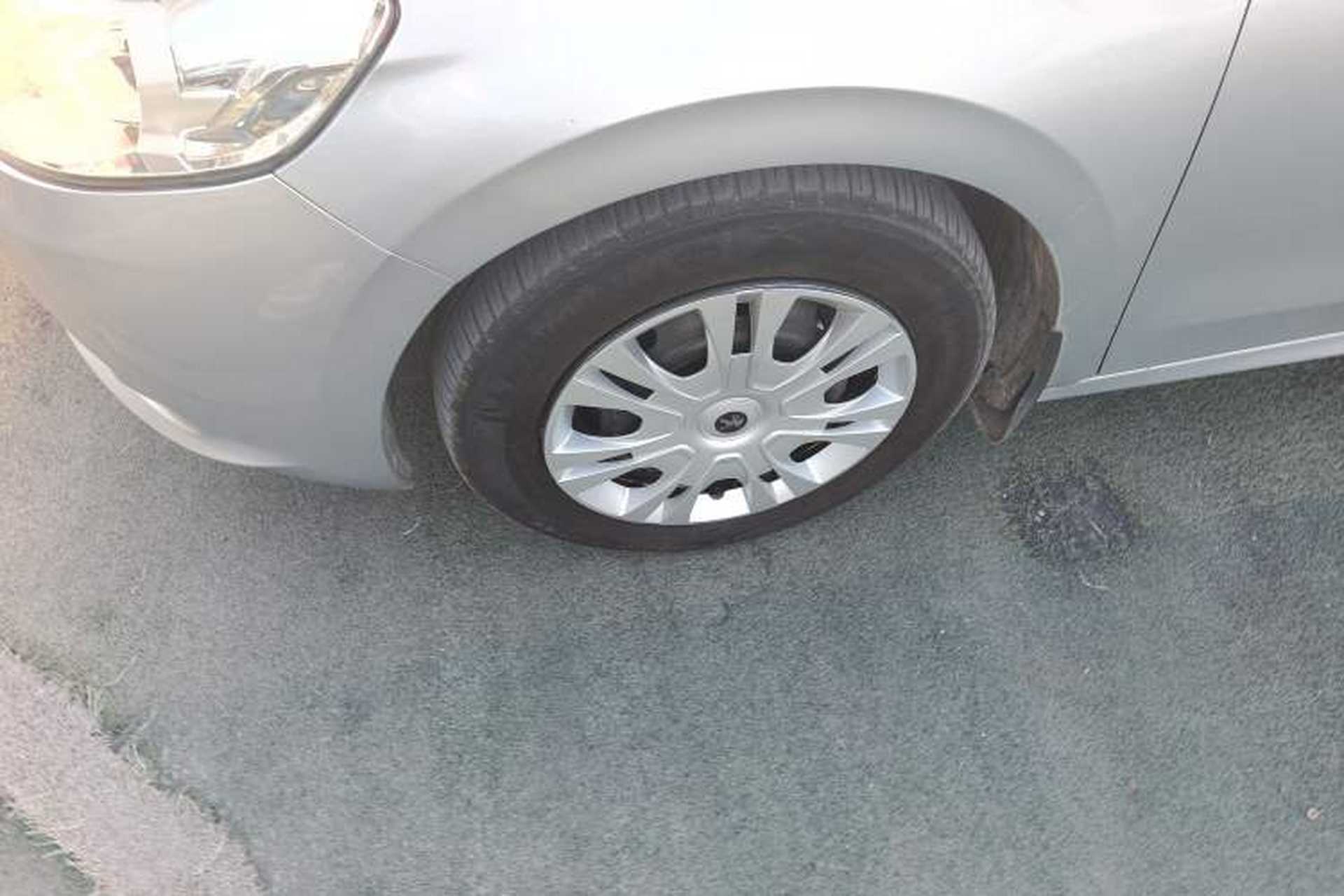 Used Peugeot 301 2014 1.6L Automatic Comfort Edition Left Front Wheel Hub