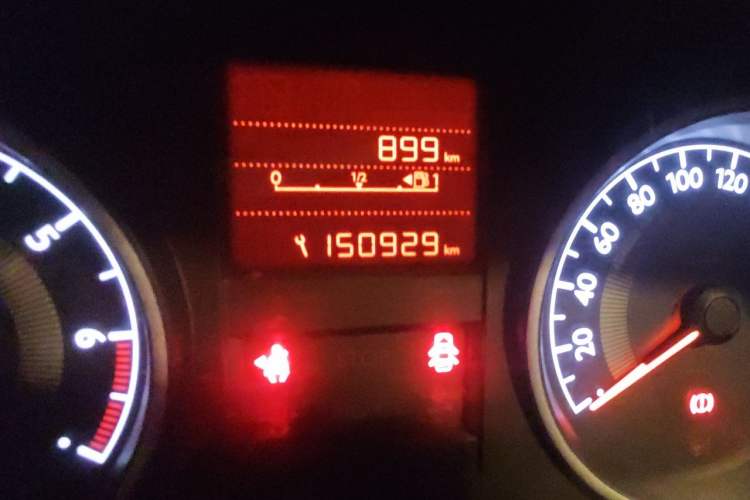 Used Peugeot 301 2014 1.6L Manual Luxury Edition Odometer Close Up