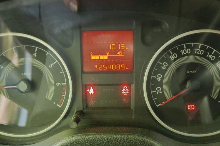 Used Peugeot 301 2014 1.6L Manual Luxury Edition Odometer Close Up
