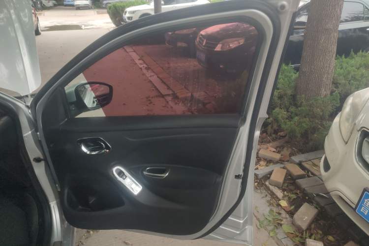 Used Peugeot 301 2014 1.6L Manual Comfort Edition Right Front Door Interior