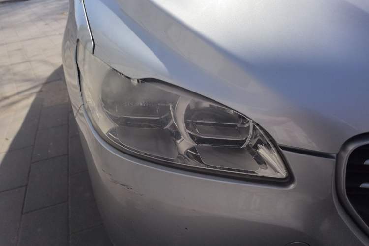 Used Peugeot 301 2014 1.6L Manual Comfort Edition Right Front Headlight