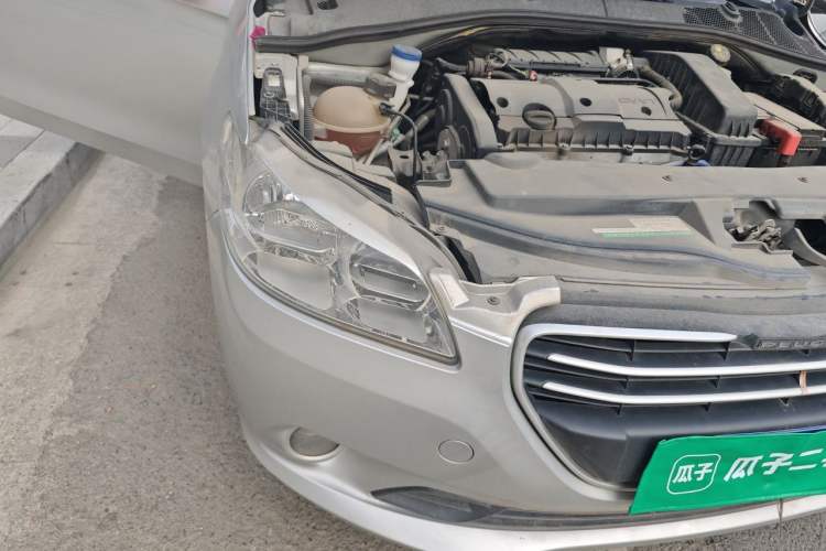 Used Peugeot 301 2014 1.6L Manual Comfort Edition Right Front Headlight