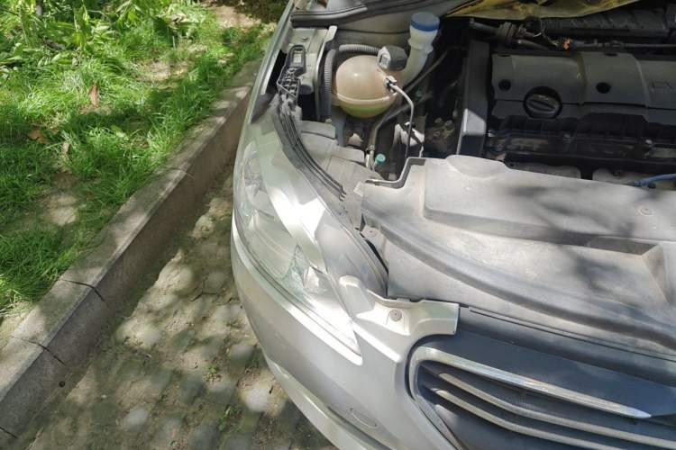 Used Peugeot 301 2014 1.6L Manual Luxury Edition Right Front Headlight