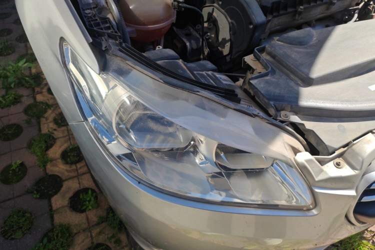 Used Peugeot 301 2014 1.6L Manual Comfort Edition Right Front Headlight
