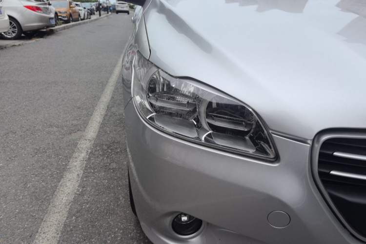Used Peugeot 301 2014 1.6L Manual Comfort Edition Right Front Headlight