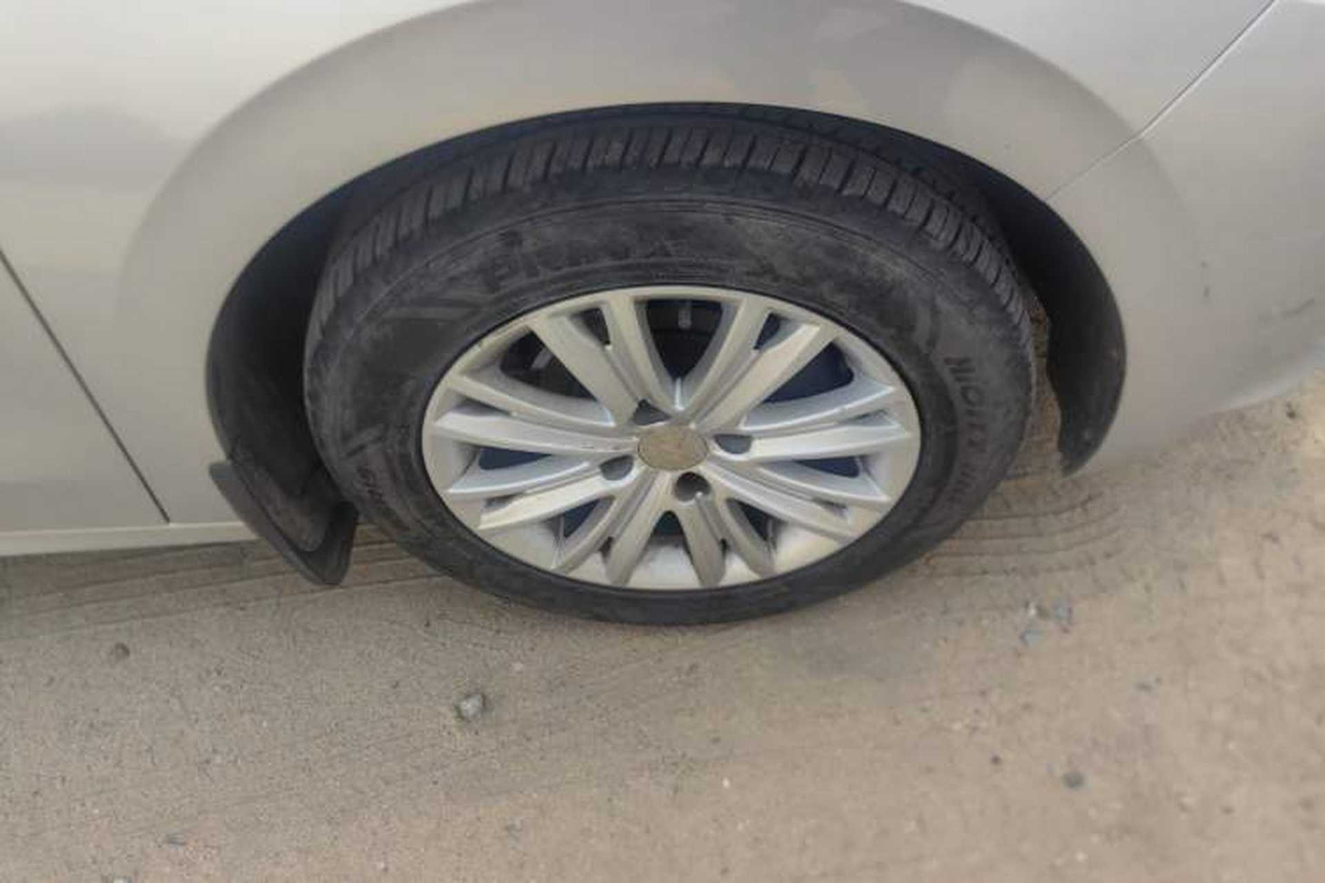 Used Peugeot 301 2014 1.6L Manual Comfort Edition Right Front Wheel Hub