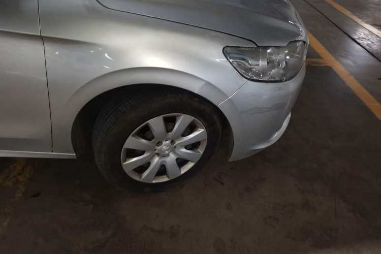 Used Peugeot 301 2014 1.6L Manual Comfort Edition Right Front Wheel Hub