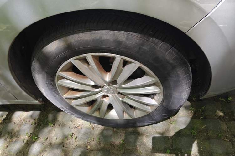 Used Peugeot 301 2014 1.6L Manual Luxury Edition Right Front Wheel Hub