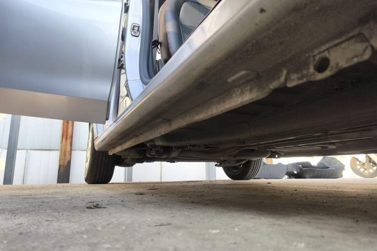 Used Peugeot 301 2014 1.6L Automatic Comfort Edition Right Side Sill