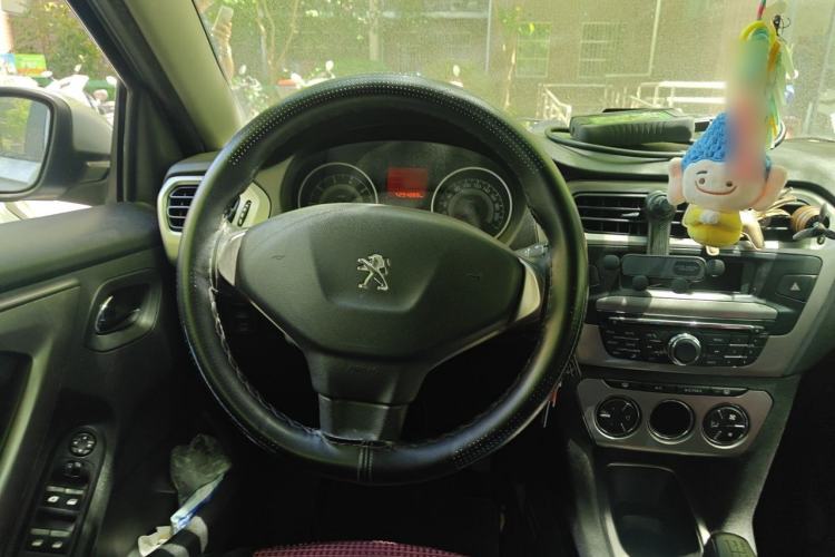 Used Peugeot 301 2014 1.6L Manual Luxury Edition Steering Wheel